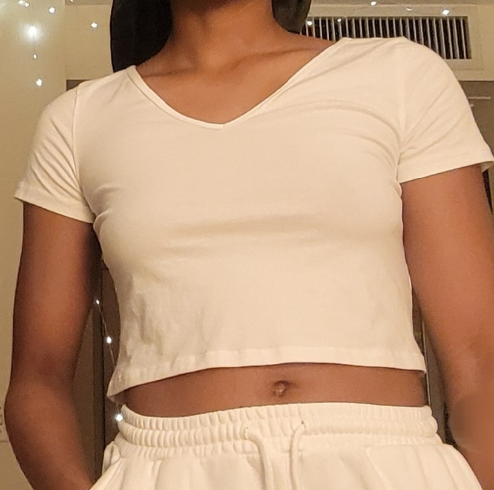 White fitted tee